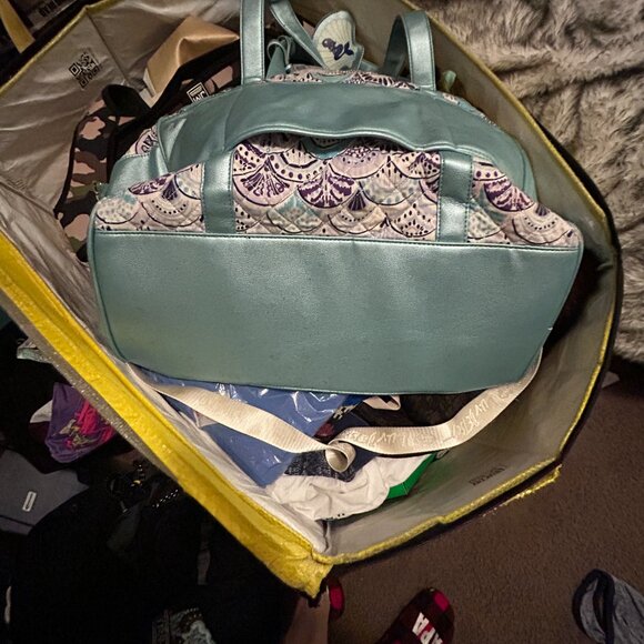 Luv‎ Betsey Johnson Mermaid Weekender Bag Quilted & Faux Leather EXCELLENT Cond. - Picture 3 of 9